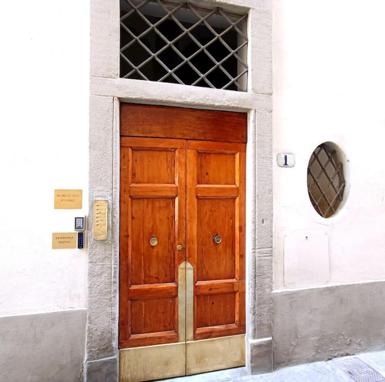 The Smallest Hostel Of Florence Exterior photo